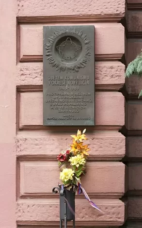 Pamětní deska obětem komunismu
