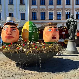 Také dnes pokračuje Velikonoční jarmark!