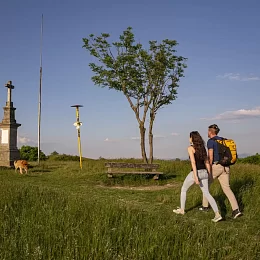 Pěší turistika a naučné stezky