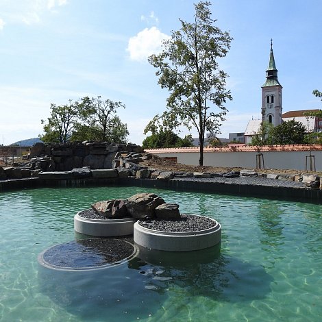 Relaxační areál ve Smetanových sadech